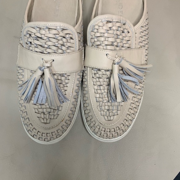 J/Slides Carissa Nude Leather Tasseled Mule Slip On​​​​ - Picture 3 of 7